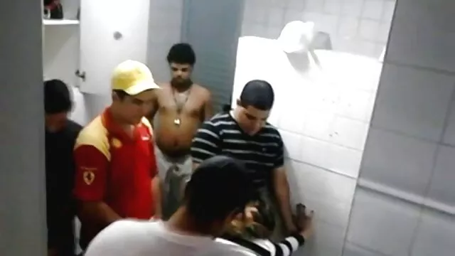 Tình dục không đăng ký  Gầy sẽ nhat khong che chiên với người bạn của chồng trong khi đặt bàn